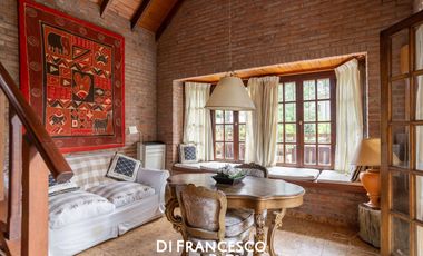 Casa 5 ambientes en Pinamar Pileta Climatizada