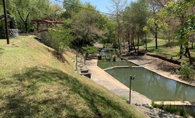 CASA CON TERRENO EN VENTA EN AGUA DULCE MONTEMORELOS