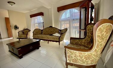 CASA EN RENTA AMUEBLADA EN LOMAS DE CORTÉS