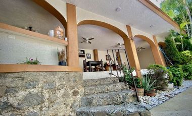 CASA EN RENTA AMUEBLADA EN LOMAS DE CORTÉS