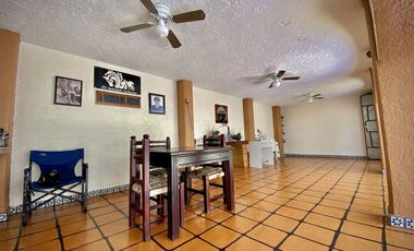 CASA EN RENTA AMUEBLADA EN LOMAS DE CORTÉS