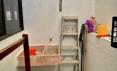 CASA EN RENTA AMUEBLADA EN LOMAS DE CORTÉS