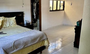 CASA EN RENTA AMUEBLADA EN LOMAS DE CORTÉS