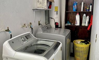 CASA EN RENTA AMUEBLADA EN LOMAS DE CORTÉS