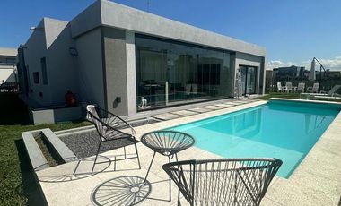 Casa Hermosa en Lagos de Canning