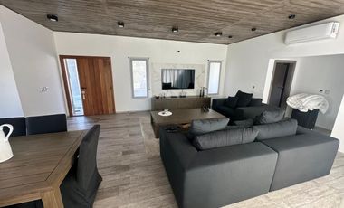 Casa Hermosa en Lagos de Canning