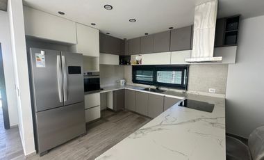 Casa Hermosa en Lagos de Canning