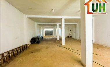 00626 - VENTA ALMACEN MANANTAY - PROYECCION A 5 PISOS - AT 300 M2