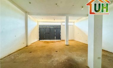 00626 - VENTA ALMACEN MANANTAY - PROYECCION A 5 PISOS - AT 300 M2