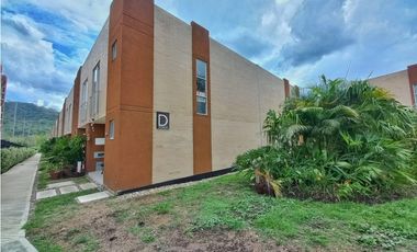 Maat vende Casa en el Condominio - Villeta 70M2 $ 320Millones