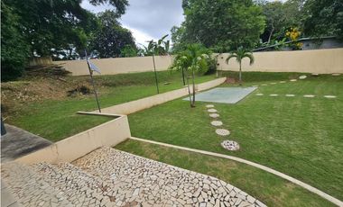 VILLA ZAITA / 2 NIVELES / 1250 M2 / 5 HABITACION / DEPOSITO / TERRAZA