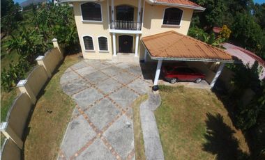 VILLA ZAITA / 2 NIVELES / 1250 M2 / 5 HABITACION / DEPOSITO / TERRAZA