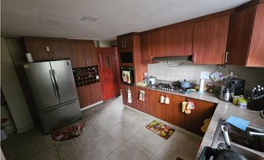 VILLA ZAITA / 2 NIVELES / 1250 M2 / 5 HABITACION / DEPOSITO / TERRAZA