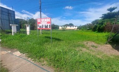 Se vende Terreno en Via principal La Villa de Los Santos.