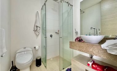 Apartamento de 3 habitaciones a media cuadra de la playa