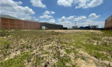 VENDE / ARRIENDA LOTE INDUSTRIAL 7.800 M2 SIBERIA