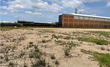 VENDE / ARRIENDA LOTE INDUSTRIAL 7.800 M2 SIBERIA