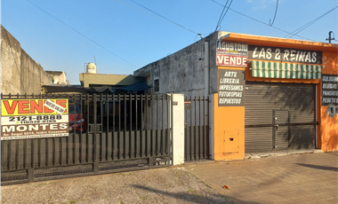 CASA CON LOCAL CALLE CANADA