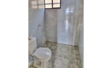 Maat vende Casa campestre, Quebrada Honda-Villeta 4.000m2 $220Millones