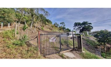 Maat vende Casa campestre, Quebrada Honda-Villeta 4.000m2 $220Millones