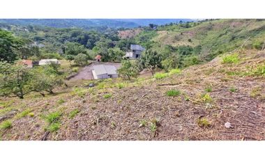 Maat vende Casa campestre, Quebrada Honda-Villeta 4.000m2 $220Millones