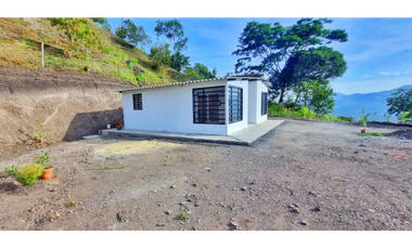 Maat vende Casa campestre, Quebrada Honda-Villeta 4.000m2 $220Millones