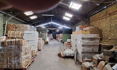Bodega en Arriendo en Avenida Salesianos con Avenida Santa Rosa