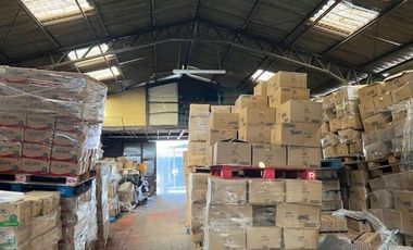 Bodega en Arriendo en Avenida Salesianos con Avenida Santa Rosa