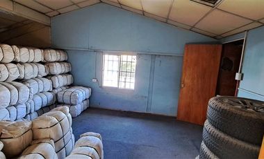 Bodega en Arriendo en Avenida Salesianos con Avenida Santa Rosa