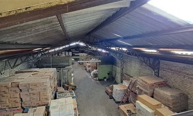 Bodega en Arriendo en Avenida Salesianos con Avenida Santa Rosa