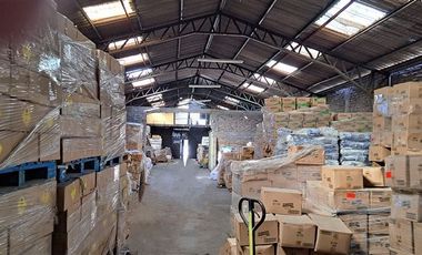 Bodega en Arriendo en Avenida Salesianos con Avenida Santa Rosa