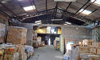 Bodega en Arriendo en Avenida Salesianos con Avenida Santa Rosa