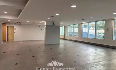 Local Comercial en Arriendo en Sanhattan. Andres Bello Centro de Negocios