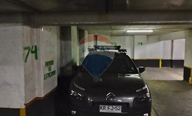 IMPERDIBLE  2 Estacionamientos(uno tras otro)