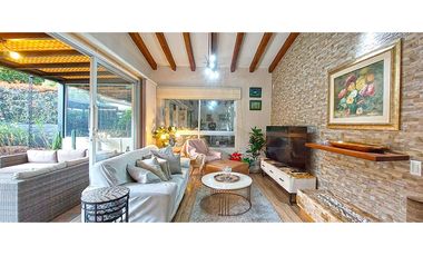 Vendo moderna casa remodelada El retiro a 5 minutos del parque