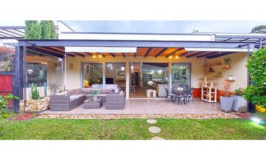 Vendo moderna casa remodelada El retiro a 5 minutos del parque