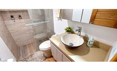 Vendo moderna casa remodelada El retiro a 5 minutos del parque