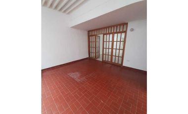 VENDO CASA BARRIO SAN CARLOS