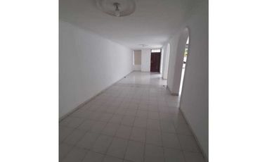 VENDO CASA BARRIO SAN CARLOS