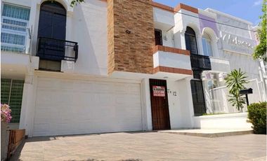 VENDO CASA BARRIO SAN CARLOS