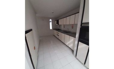 VENDO CASA BARRIO SAN CARLOS