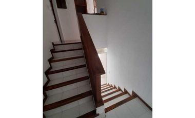 VENDO CASA BARRIO SAN CARLOS