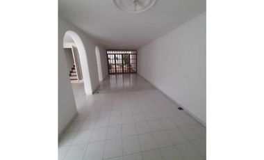VENDO CASA BARRIO SAN CARLOS