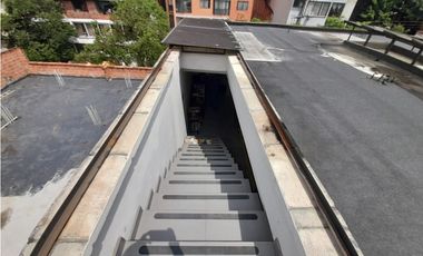 Venta de bodega, edificio y oficina en Prado Centro, Medellín