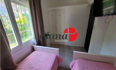 Casa en Venta - Zona Lasalle - Refaccionada - Piscina