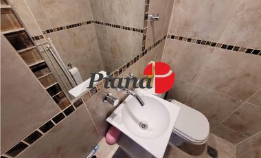 Casa en Venta - Zona Lasalle - Refaccionada - Piscina