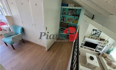 Casa en Venta - Zona Lasalle - Refaccionada - Piscina