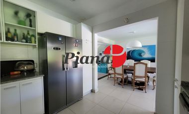 Casa en Venta - Zona Lasalle - Refaccionada - Piscina