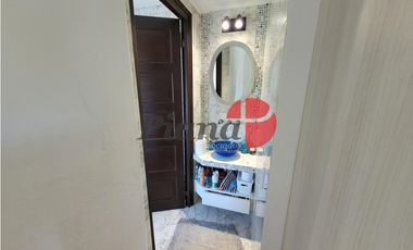 Casa en Venta - Zona Lasalle - Refaccionada - Piscina