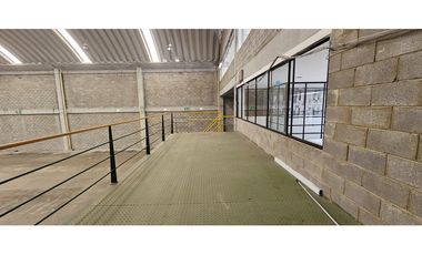 Vendo Bodega Autopista Medellín 1.283 M2